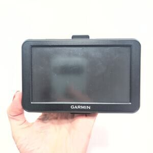 Garmin NUVI 50Lm GPS Navigation System Bundle Including Cord/Mount *Tested